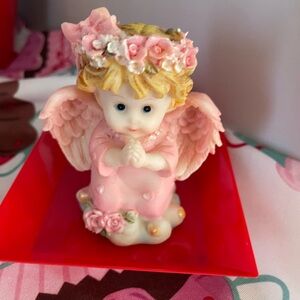 Little angel figurine
